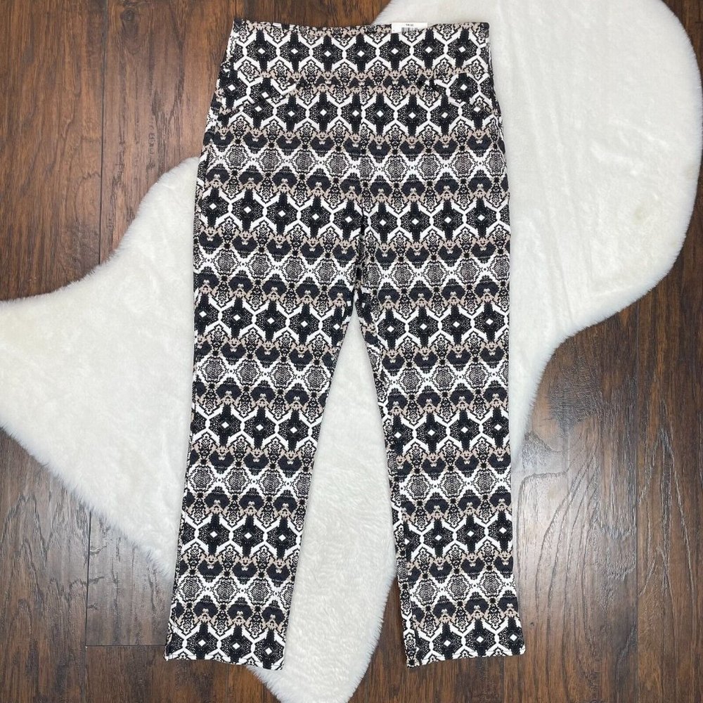 INC International Concepts Pull-On Pants 2 Gray‎ White Snake Reptile Skinny Crop
